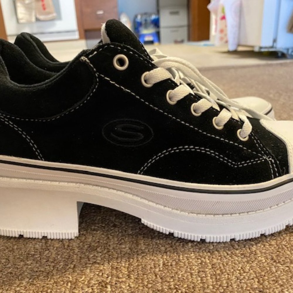 Black Sketchers Sz 8.5 Never Worn